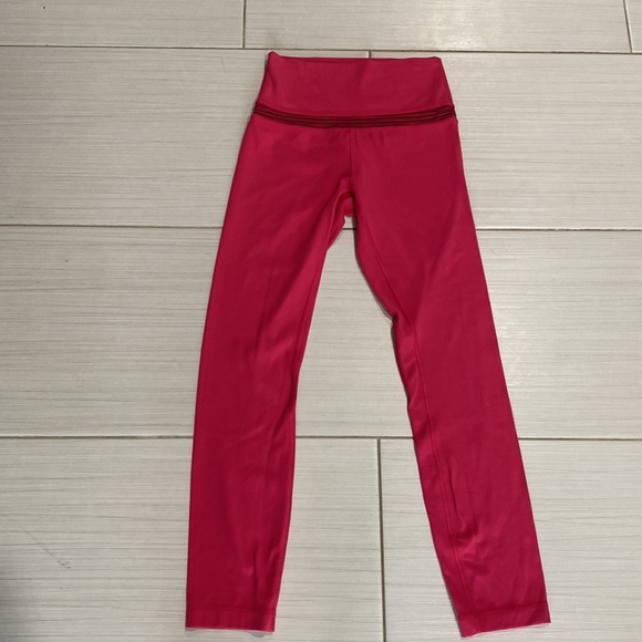 Lululemon leggings size 4 excellent condition - Picture 5 of 5